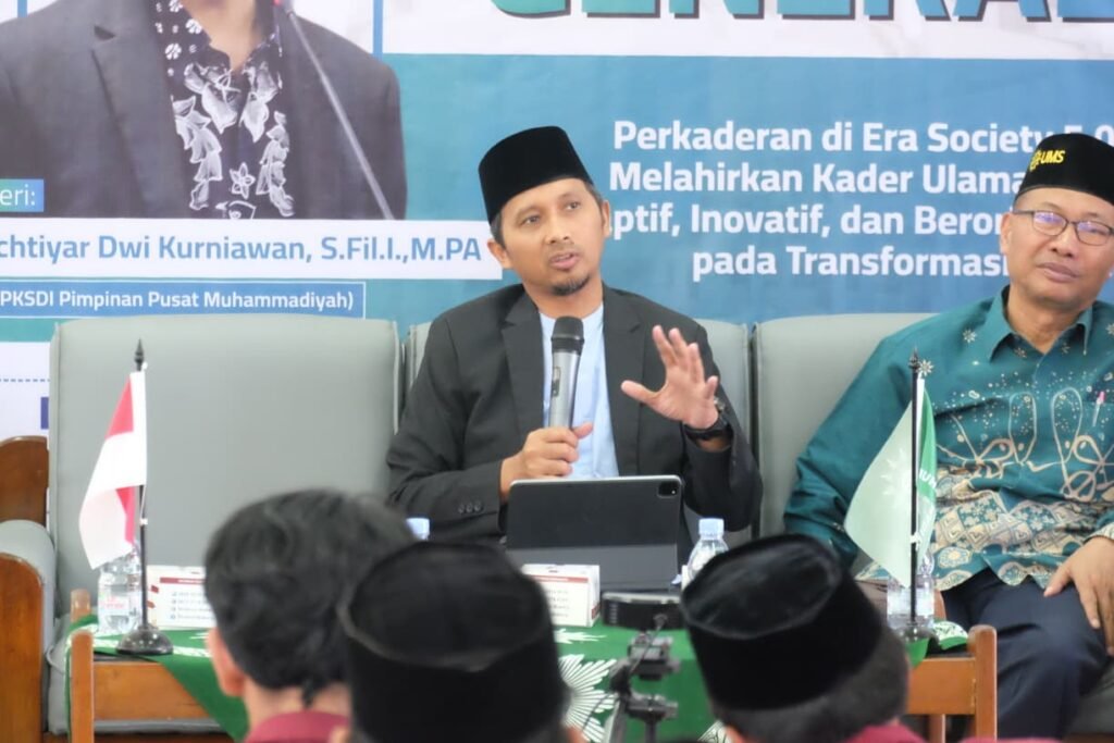 Sebanyak 186 mahasantri Pondok Hajjah Nuriyah Shabran Universitas Muhammadiyah Surakarta (UMS) mengawali perkuliahan Semester Gasal Tahun Akademik 2026/2027 melalui Stadium General di Aula Gedung Baru Pondok Shabran UMS, Ahad (6/9/2026).