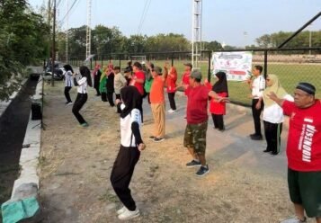 Mahasiswa PPG UMS Ciptakan “Senam Selaras”, Dorong Kebugaran dan Kesehatan Lansia Desa Pabelan