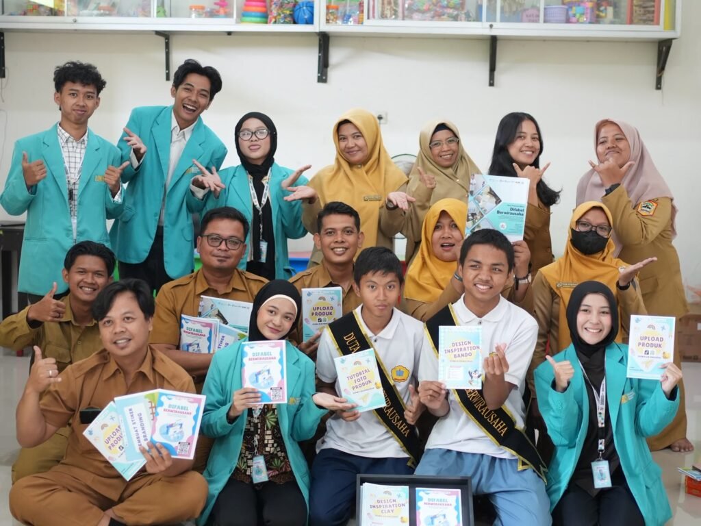 Dari Karya ke Etalase Digital, UMS Dampingi Guru SLB Kembangkan Wirausaha Siswa