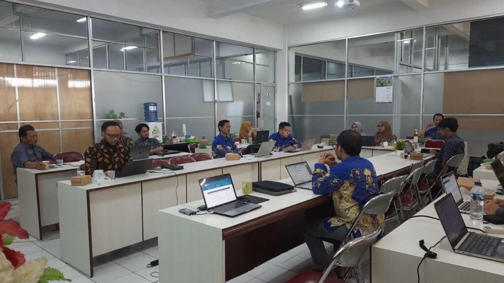 Fakultas Geografi Universitas Muhammadiyah Surakarta (UMS) memperkuat riset, pembelajaran berbasis teknologi, dan pengembangan laboratorium untuk meningkatkan daya saing akademik.