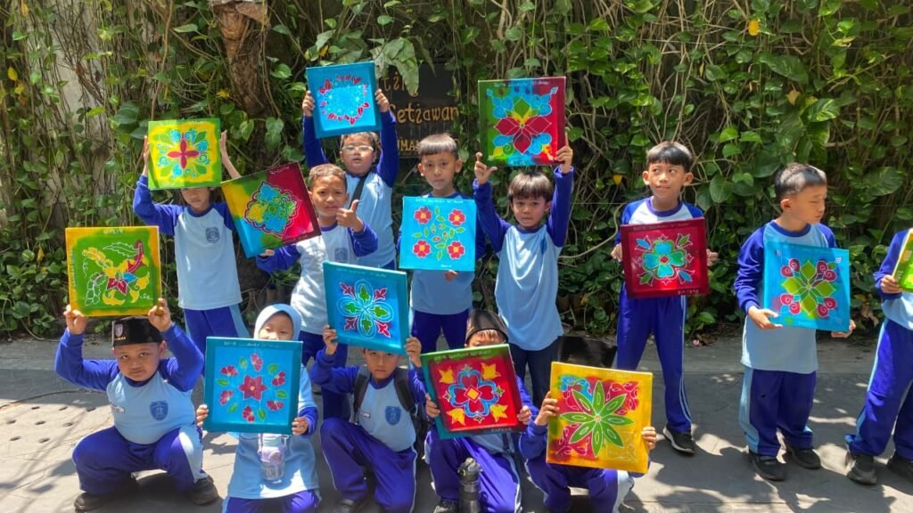 Kenalkan Warisan Budaya, SD Muhammadiyah 14 Danukusuman Gelar Edukasi Batik