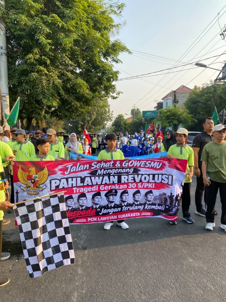 Pimpinan Cabang Muhammadiyah (PCM) Laweyan bersama Pimpinan Cabang Aisyiyah (PCA) Laweyan dan Majelis Tabligh PDM Solo menggelar Jalan Sehat dan Gowesmu di Graha 58 UMS, Kecamatan Laweyan, Ahad (27/9/2026).
