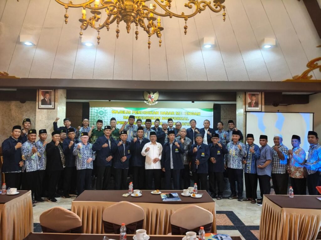 Rapat Kerja (Raker) Majelis Pendidikan Dasar dan Menengah (Dikdasmen) Pimpinan Daerah Muhammadiyah (PDM) Sukoharjo di Tawangmangu, Karanganyar.