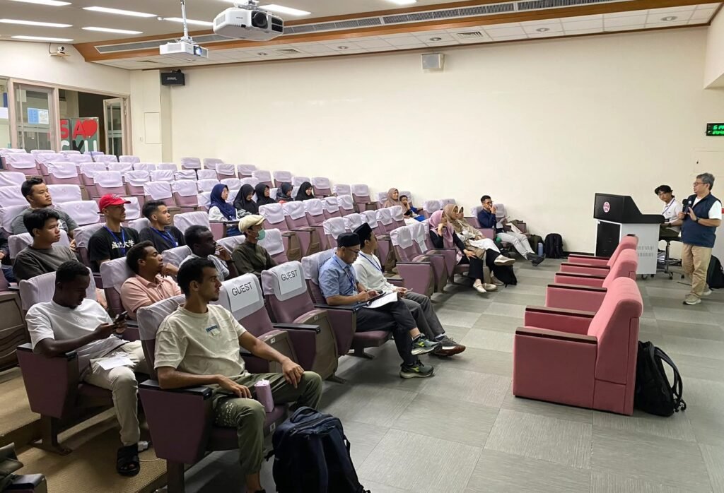 UMS Perkuat Ketahanan Ekonomi dan Kesehatan Mahasiswa Muslim di Taiwan