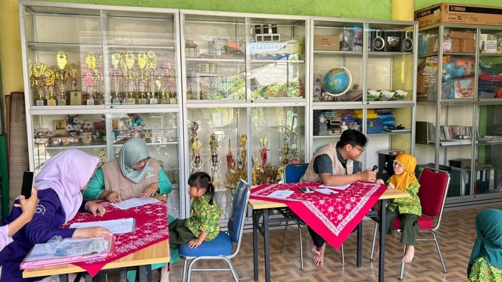 RS UMS A.R. Fachrudin Periksa Pertumbuhan Murid TK Surya Mentari