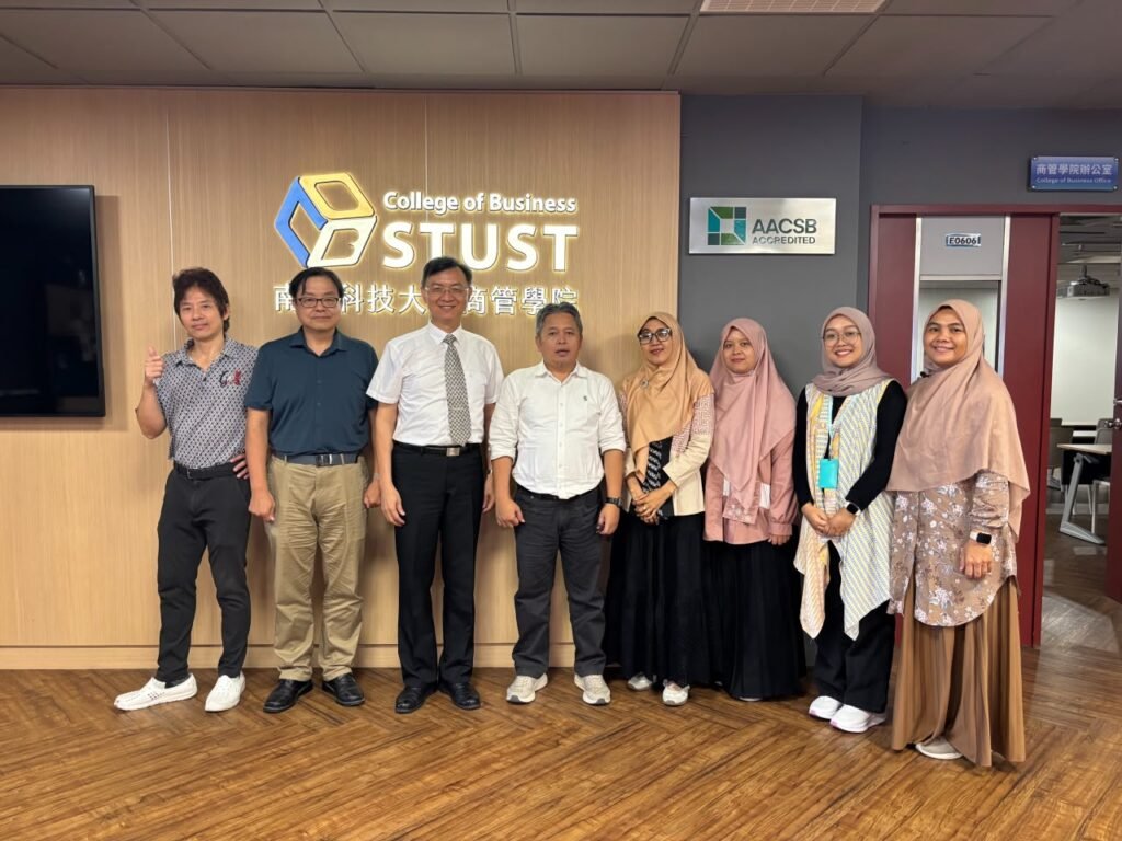 Fakultas Ekonomi dan Bisnis (FEB) Universitas Muhammadiyah Surakarta (UMS) menjajaki kerja sama internasional dengan Southern Taiwan University of Science and Technology (STUST), Taiwan.