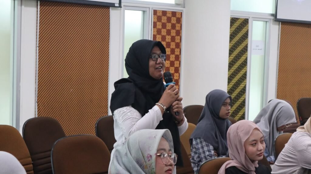 Kuliah Umum Pendidikan Matematika UMS Bahas Tantangan AI