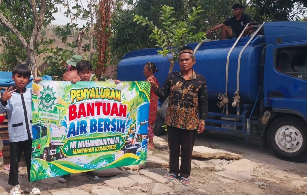 Kekeringan di Ngasinan, MIM 01 Manyaran Kirim Tangki Air Bersih