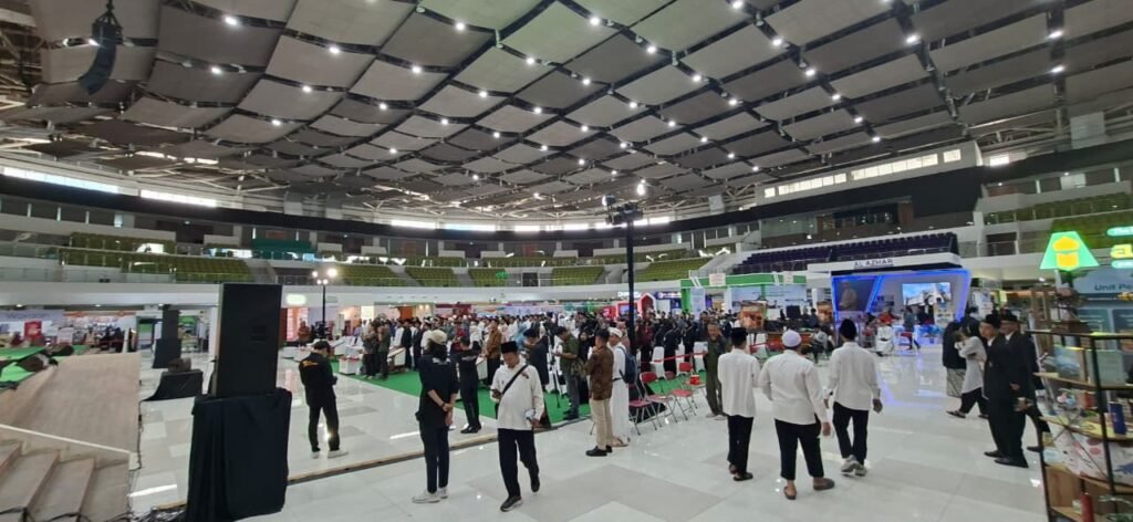 Fakultas Agama Islam (FAI) Universitas Muhammadiyah Surakarta (UMS) menghadirkan layanan konsultasi pendidikan, informasi beasiswa, dan pengalaman teknologi Virtual Reality (VR) dalam International Islamic Edu Fair (IIEF) 2026.