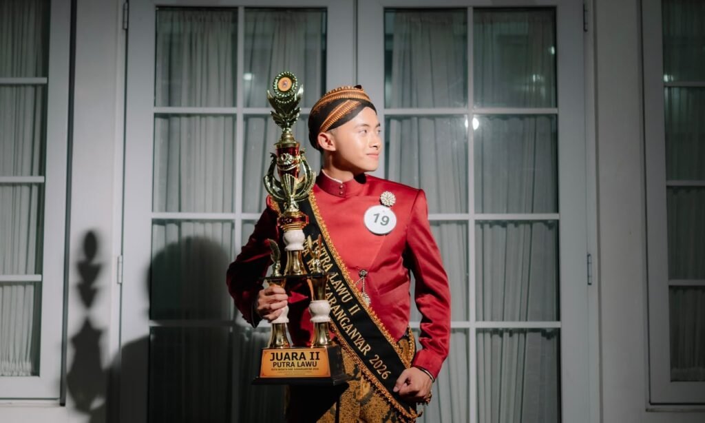 Fariz Nur Wicaksono, Mahasiswa FHIP UMS Raih Juara II Putra Lawu.