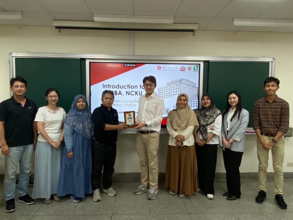 Fakultas Ekonomi dan Bisnis Universitas Muhammadiyah Surakarta (FEB UMS) menjajaki kerja sama akademik dengan College of Management, National Cheng Kung University (NCKU), Taiwan.