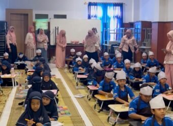 Parents’ Day, SD Muhammadiyah PK Solo Ajak Murid Jadi Donutpreneur