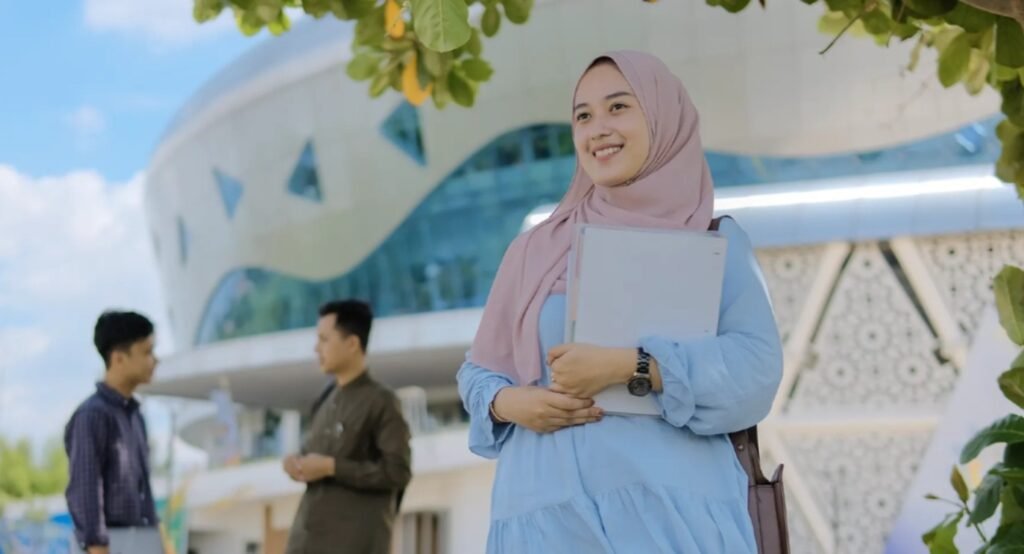 UMS Peringkat 1 PTS dan 5 Nasional dalam THE WUR 2027