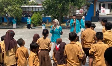IMM Siti Munjiyah UMS Bekali Siswa SD Kesiapsiagaan Banjir